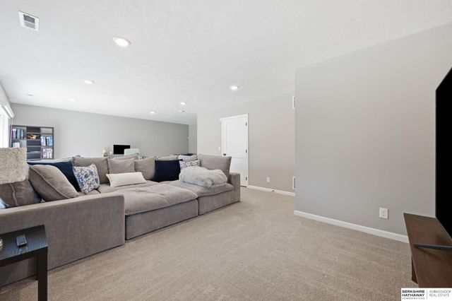 9520 S 181st Street, Gretna, NE 68136