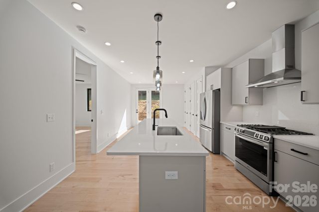213 New Stock Road, Asheville, NC 28804