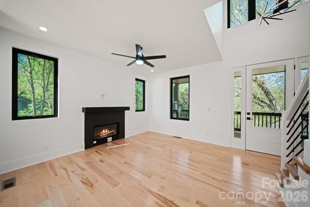 213 New Stock Road, Asheville, NC 28804