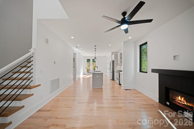 213 New Stock Road, Asheville, NC 28804