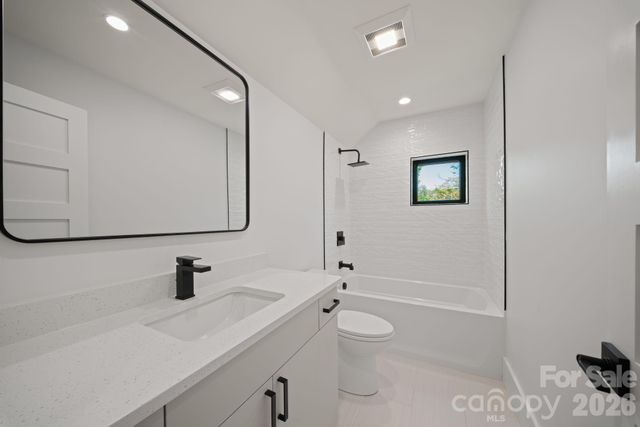 213 New Stock Road, Asheville, NC 28804