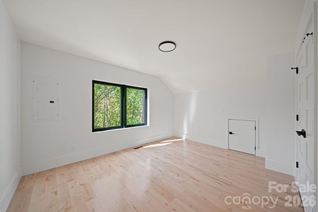 213 New Stock Road, Asheville, NC 28804