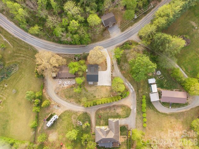 213 New Stock Road, Asheville, NC 28804
