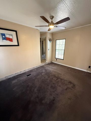 188 N Dogwood Street, Trinity, TX 75862