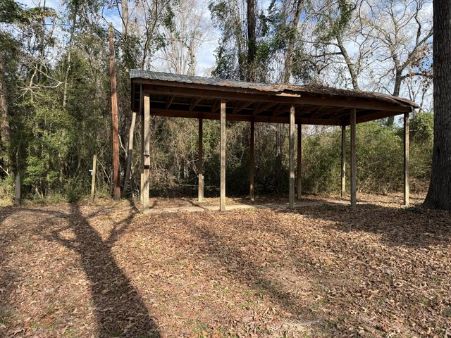 188 N Dogwood Street, Trinity, TX 75862