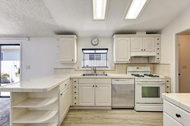 14955 Avenida Venusto 94, San Diego, CA 92128