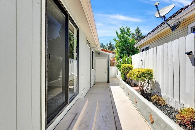14955 Avenida Venusto 94, San Diego, CA 92128