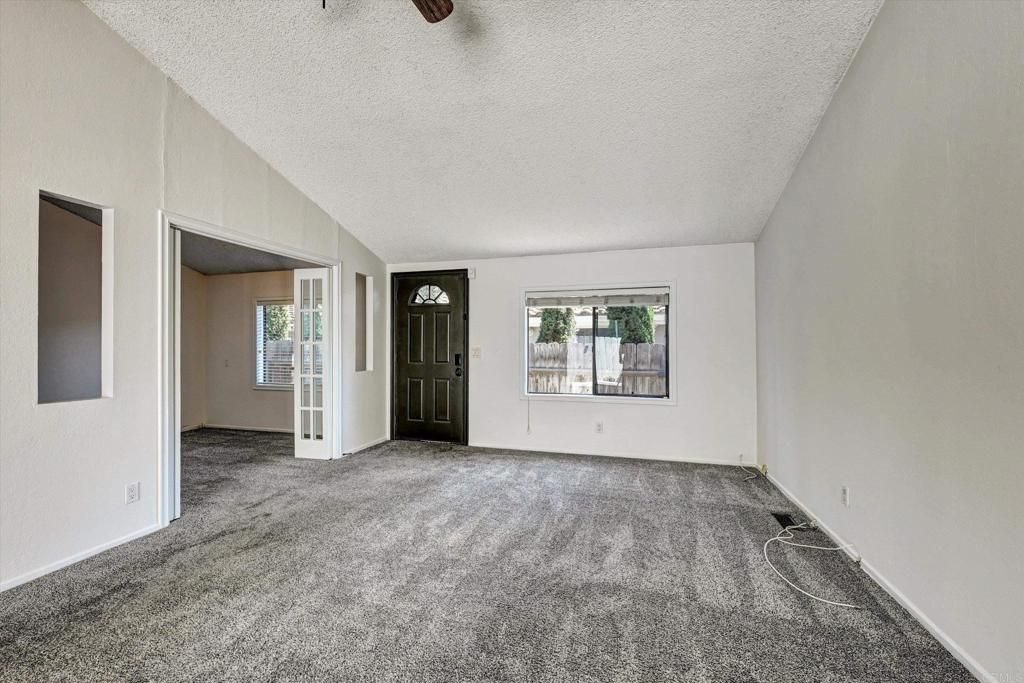 Image 10 of property listing at 14955 Avenida Venusto 94, San Diego, CA 92128