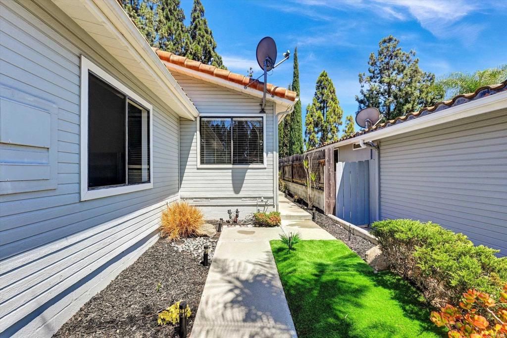 Image 12 of property listing at 14955 Avenida Venusto 94, San Diego, CA 92128