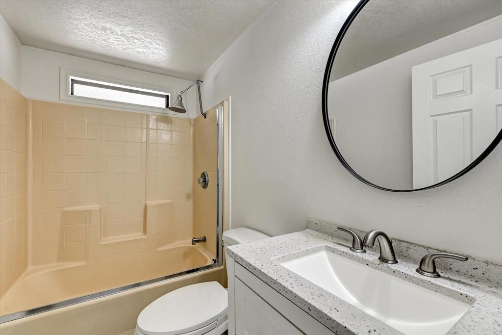 Image 23 of property listing at 14955 Avenida Venusto 94, San Diego, CA 92128