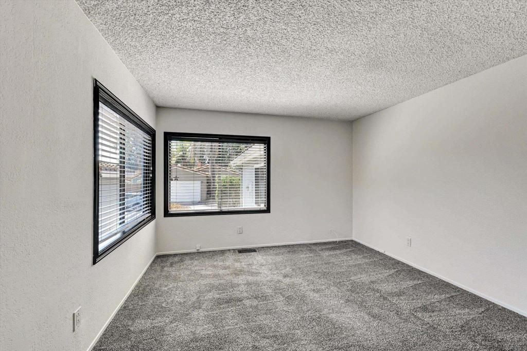 Image 25 of property listing at 14955 Avenida Venusto 94, San Diego, CA 92128