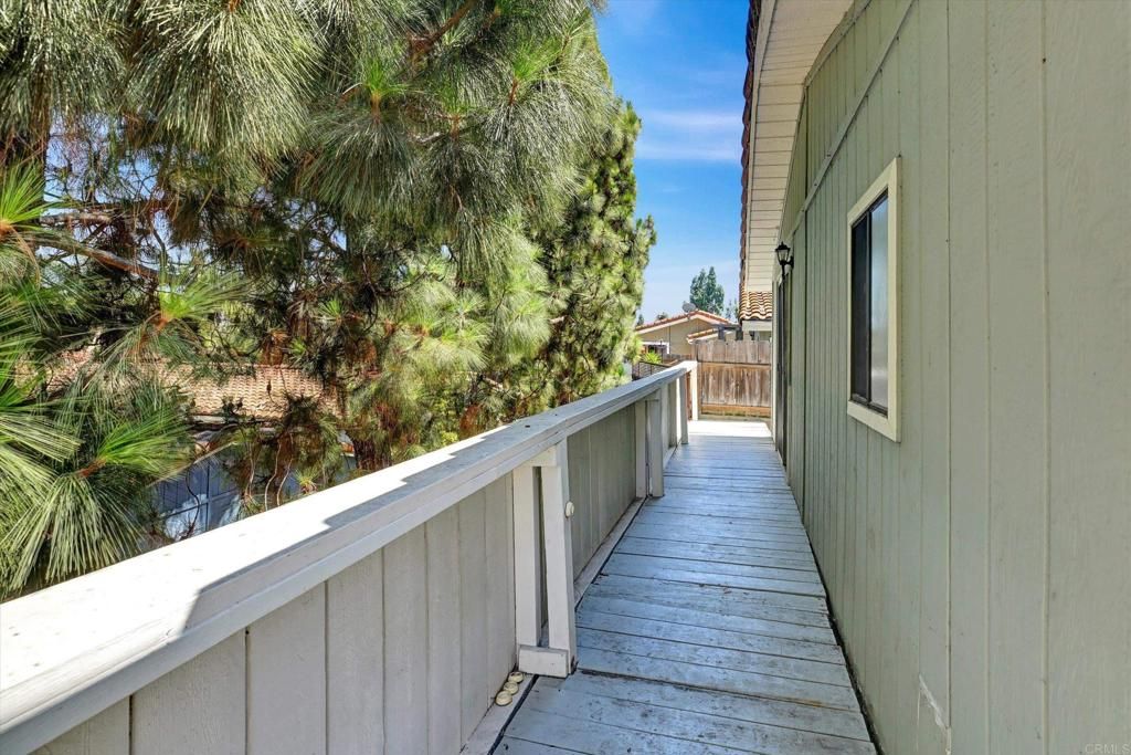 Image 31 of property listing at 14955 Avenida Venusto 94, San Diego, CA 92128