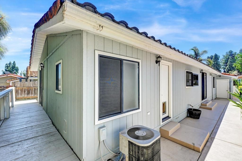 Image 32 of property listing at 14955 Avenida Venusto 94, San Diego, CA 92128