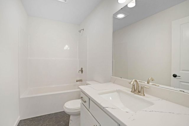 5417 Fernwood Drive, Cedar Falls, IA 50613