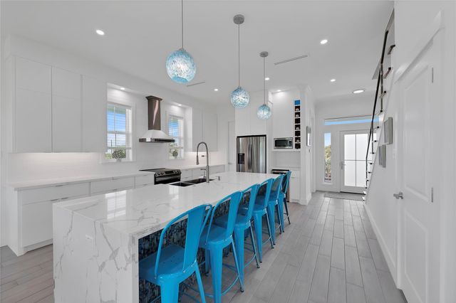 4102 Sandhill Crane Way, Galveston, TX 77554