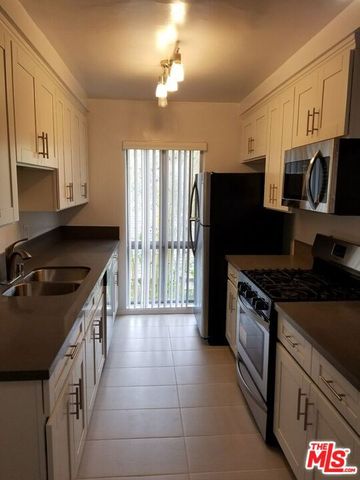 7607 Norton Avenue 3, West Hollywood, CA 90046