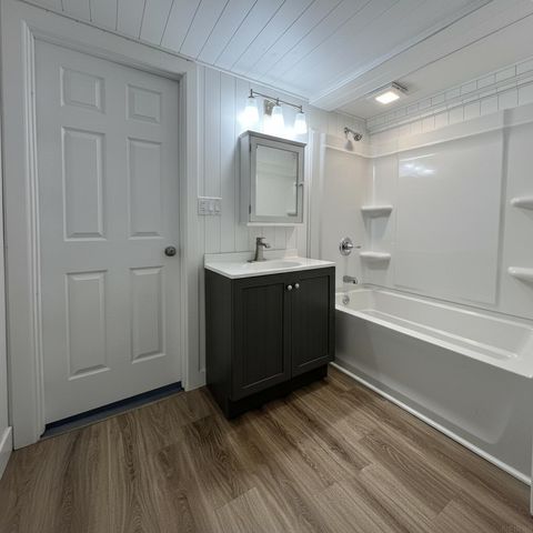 606 Wallgate Avenue, Waterloo, IA 50701