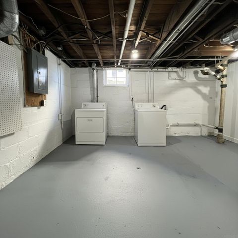 606 Wallgate Avenue, Waterloo, IA 50701