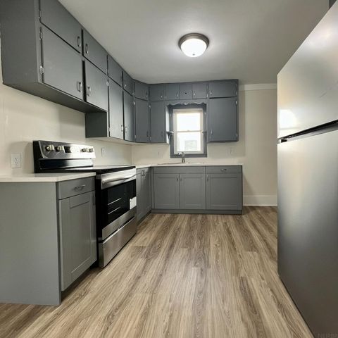 606 Wallgate Avenue, Waterloo, IA 50701