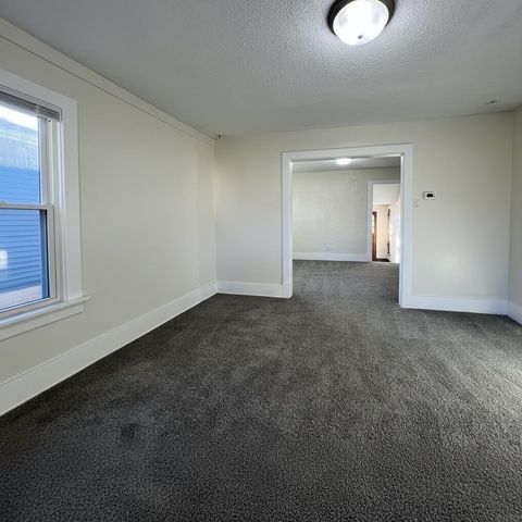 606 Wallgate Avenue, Waterloo, IA 50701