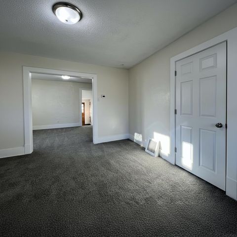 606 Wallgate Avenue, Waterloo, IA 50701