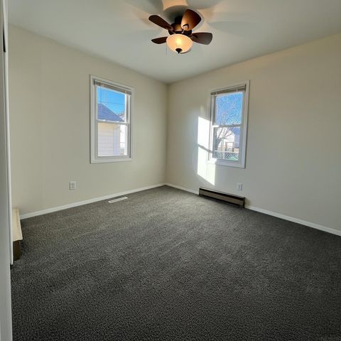 606 Wallgate Avenue, Waterloo, IA 50701