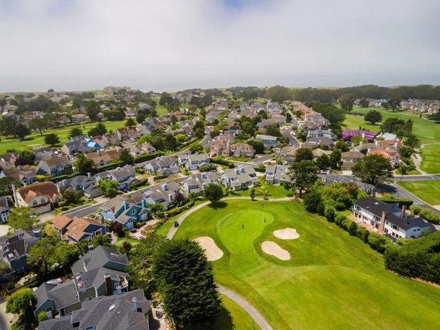 12 Bayhill Place, Half Moon Bay, CA 94019