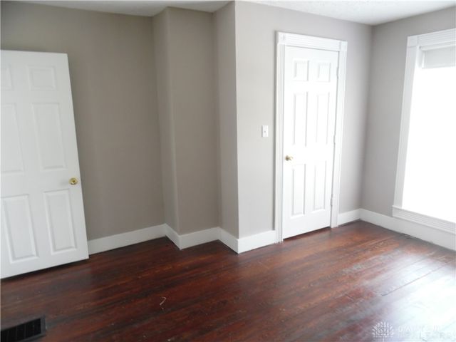 122 W Fairview Avenue, Dayton, OH 45405