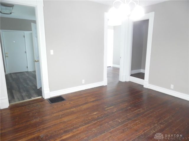 122 W Fairview Avenue, Dayton, OH 45405