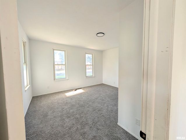 1019 BROADWAY Street, Pekin, IL 61554