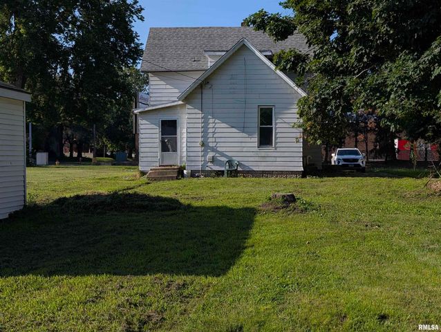 1019 BROADWAY Street, Pekin, IL 61554