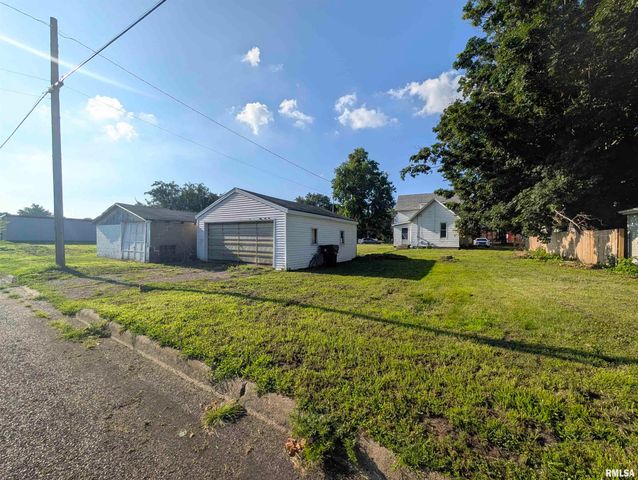 1019 BROADWAY Street, Pekin, IL 61554