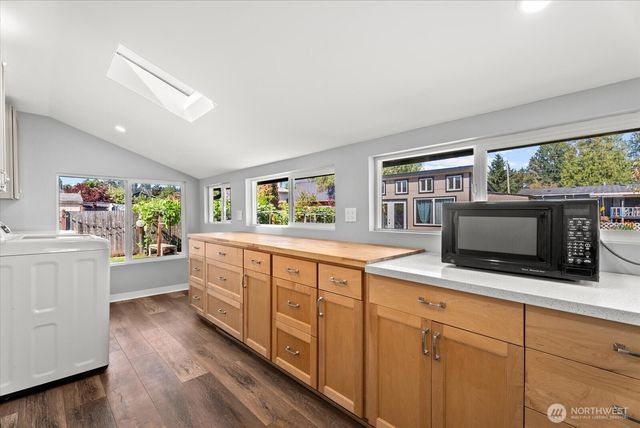 111 2nd Avenue SE, Pacific, WA 98047