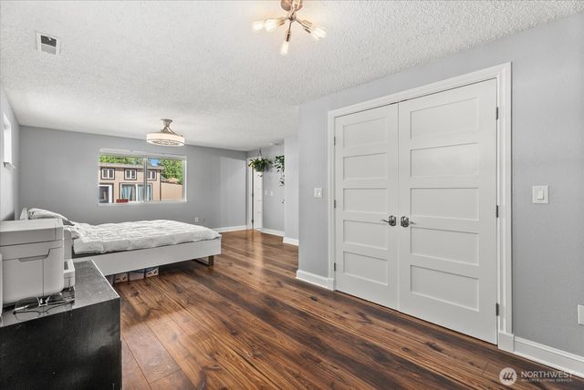 111 2nd Avenue SE, Pacific, WA 98047
