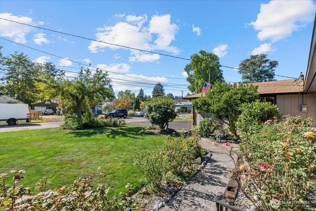 111 2nd Avenue SE, Pacific, WA 98047