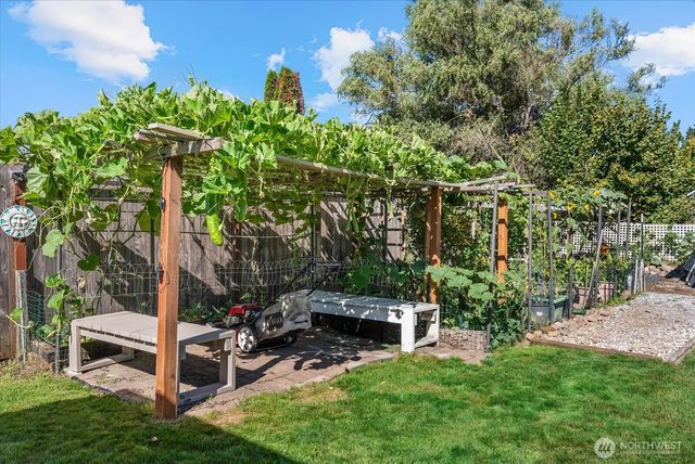111 2nd Avenue SE, Pacific, WA 98047