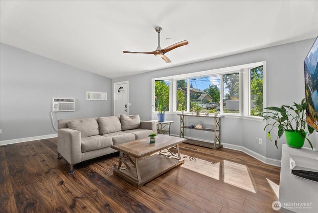 111 2nd Avenue SE, Pacific, WA 98047