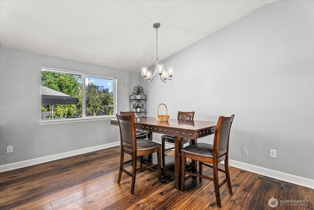 111 2nd Avenue SE, Pacific, WA 98047