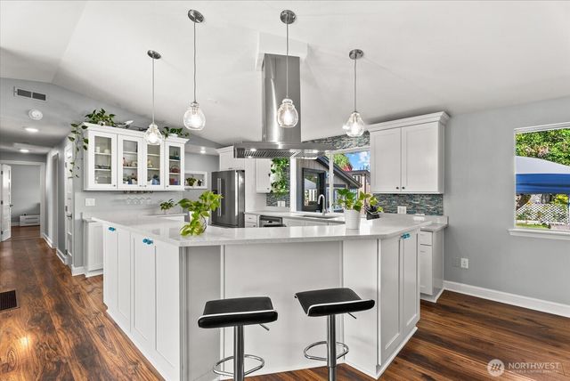 111 2nd Avenue SE, Pacific, WA 98047