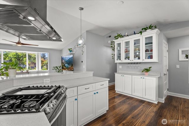 111 2nd Avenue SE, Pacific, WA 98047