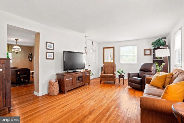 5038 BUTLER PIKE, Plymouth Meeting, PA 19462