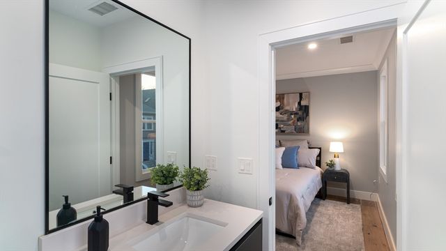 89 Cleveland St 89, Arlington, MA 02474