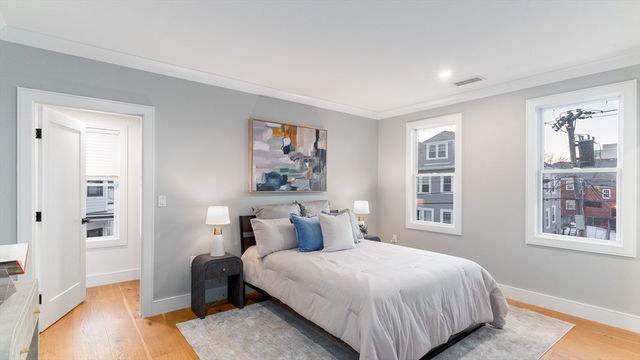 89 Cleveland St 89, Arlington, MA 02474