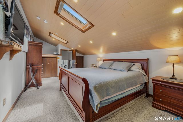 6 Liberty Road, Montville, CT 06370