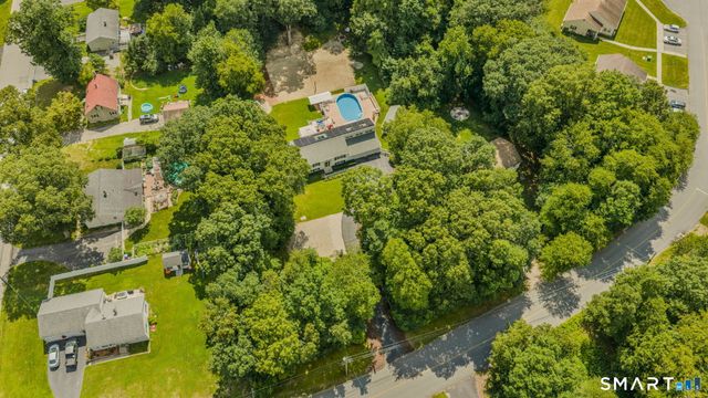 6 Liberty Road, Montville, CT 06370