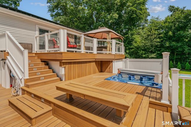 6 Liberty Road, Montville, CT 06370