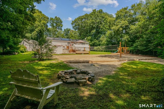 6 Liberty Road, Montville, CT 06370
