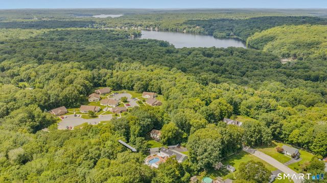 6 Liberty Road, Montville, CT 06370