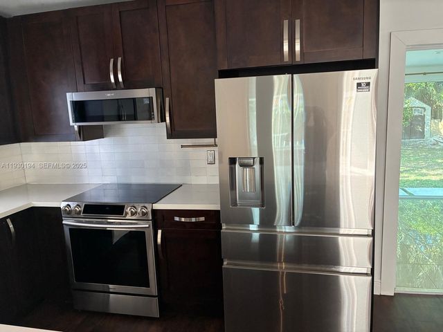 1757 SW 24th Ter, Miami, FL 33145