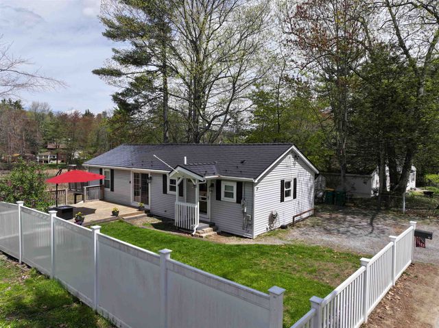 9 Riverside Drive, Fremont, NH 03044
